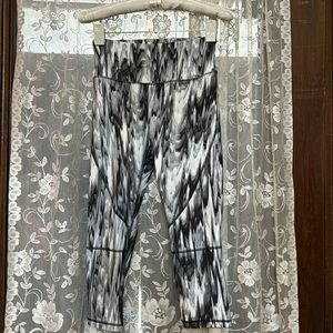 CC brand active wear/ capri leggings work out brand new without tags size small